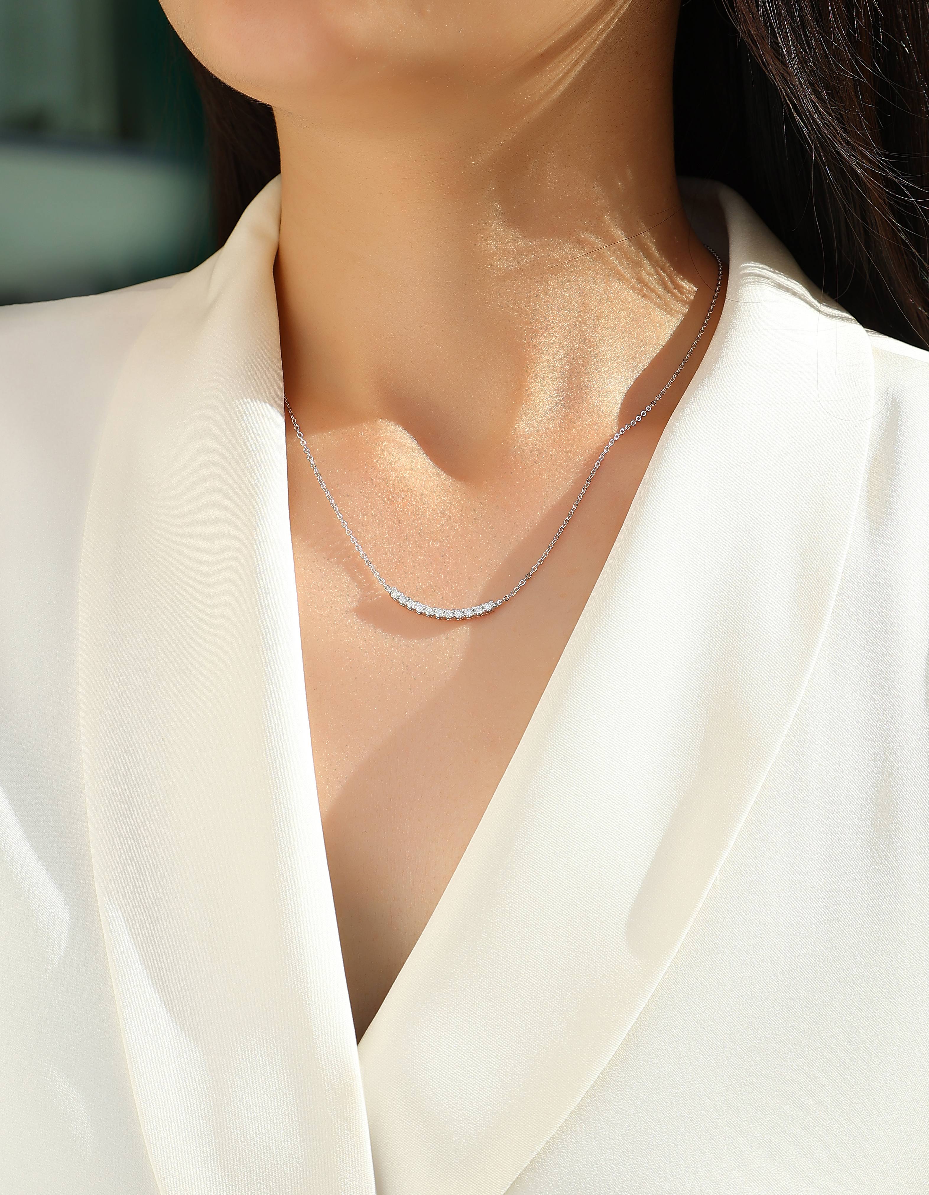 Serene Curve Moissanite Necklace