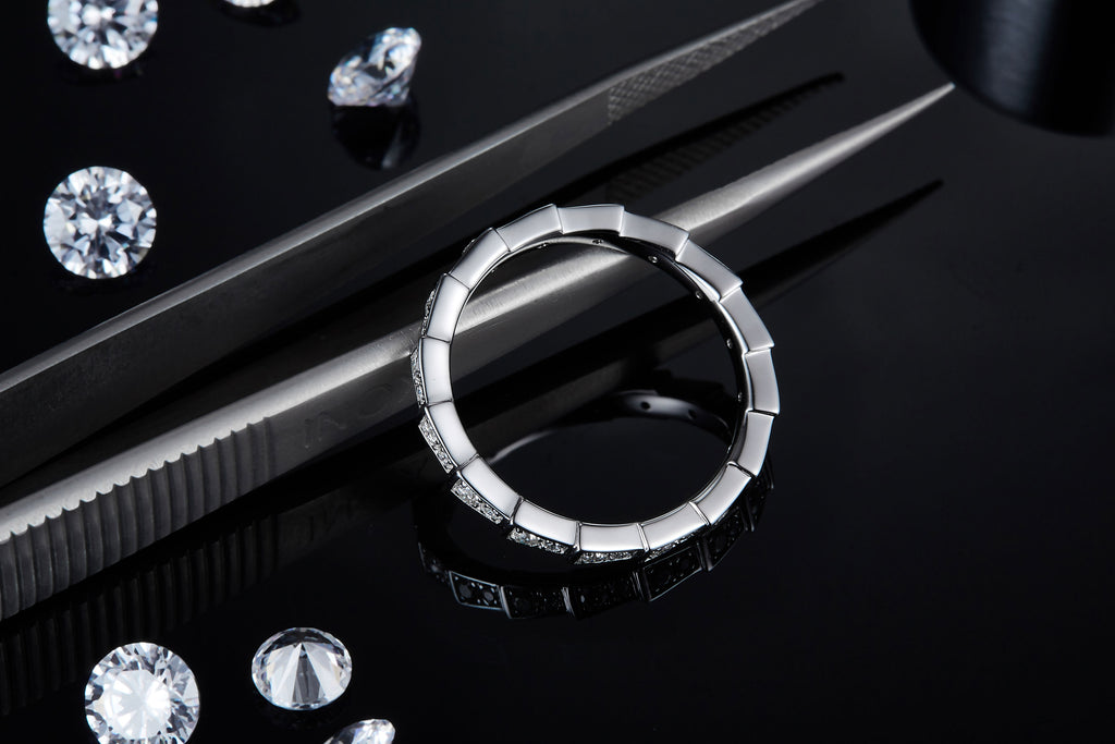Segment Glow Moissanite Band Ring
