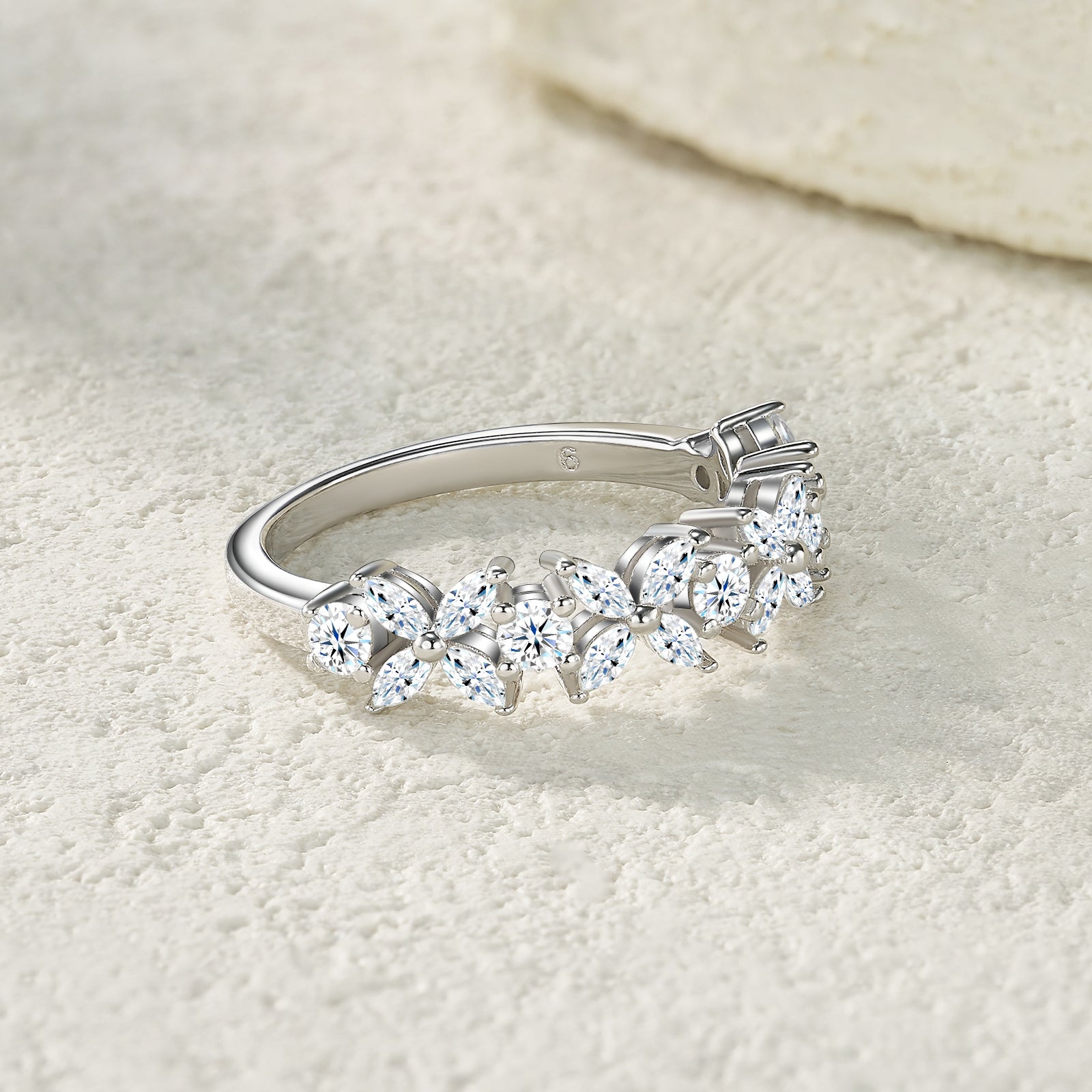 Lucky Leaf Moissanite Ring
