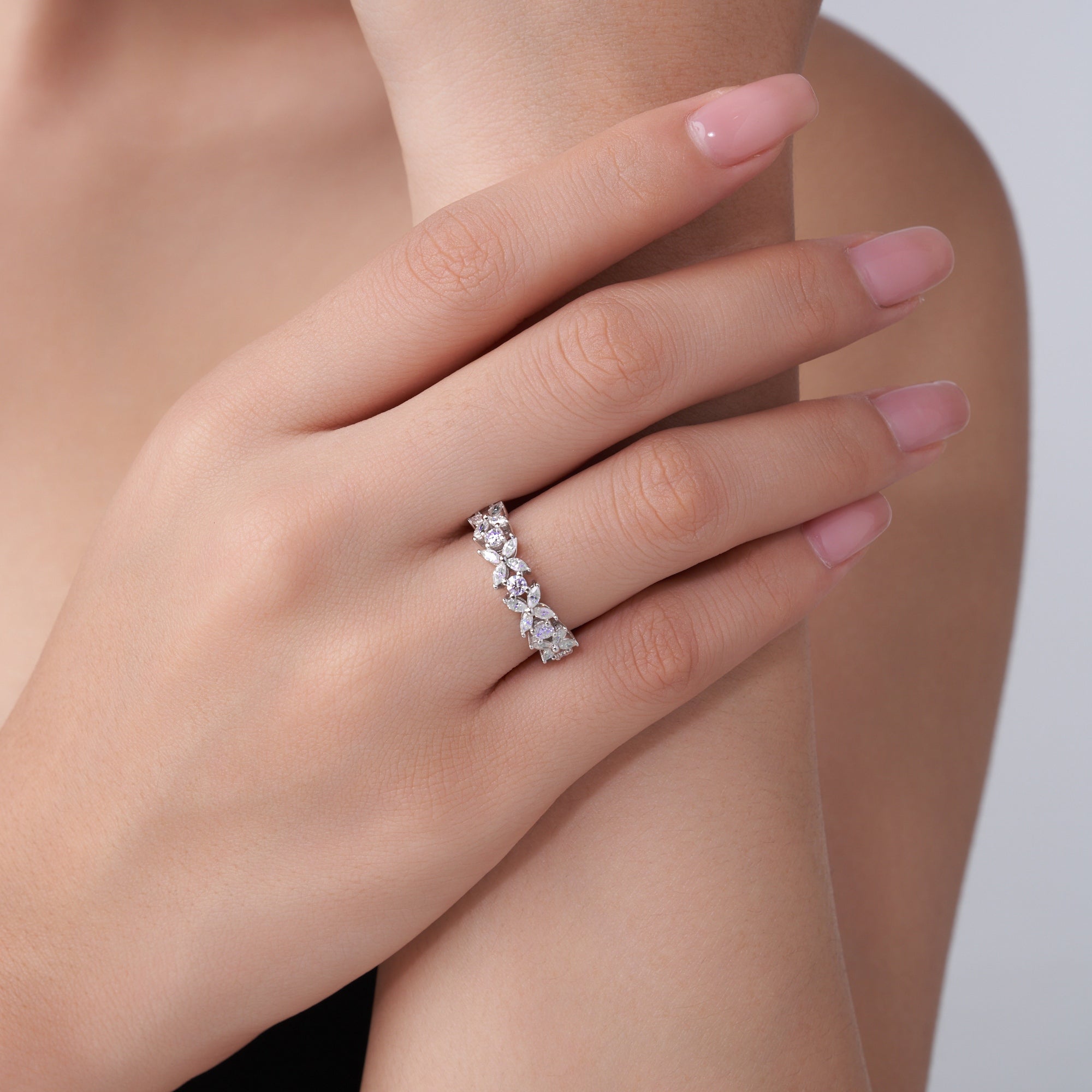 Lucky Leaf Moissanite Ring