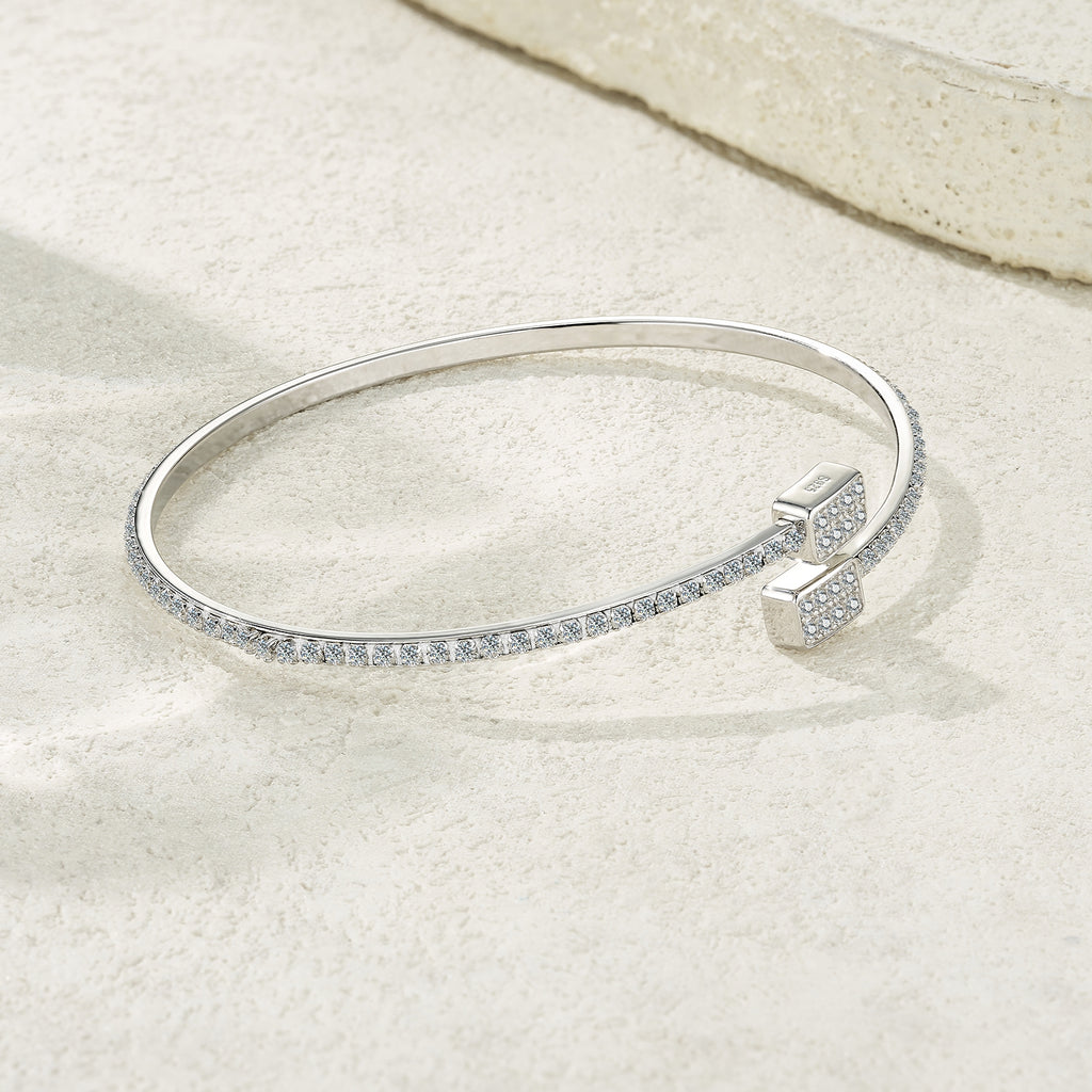 Elegance Edge Moissanite Bangle