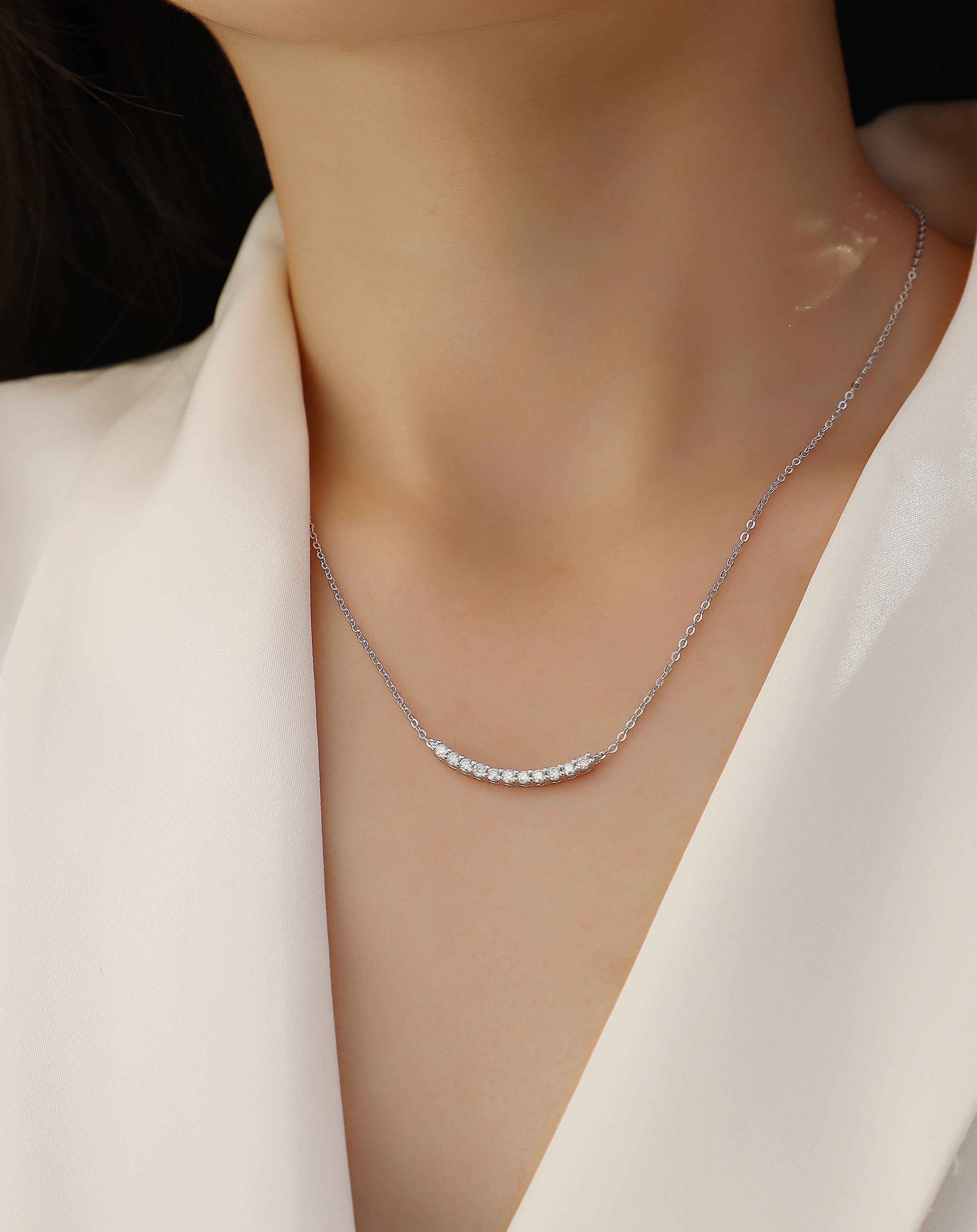 Serene Curve Moissanite Necklace