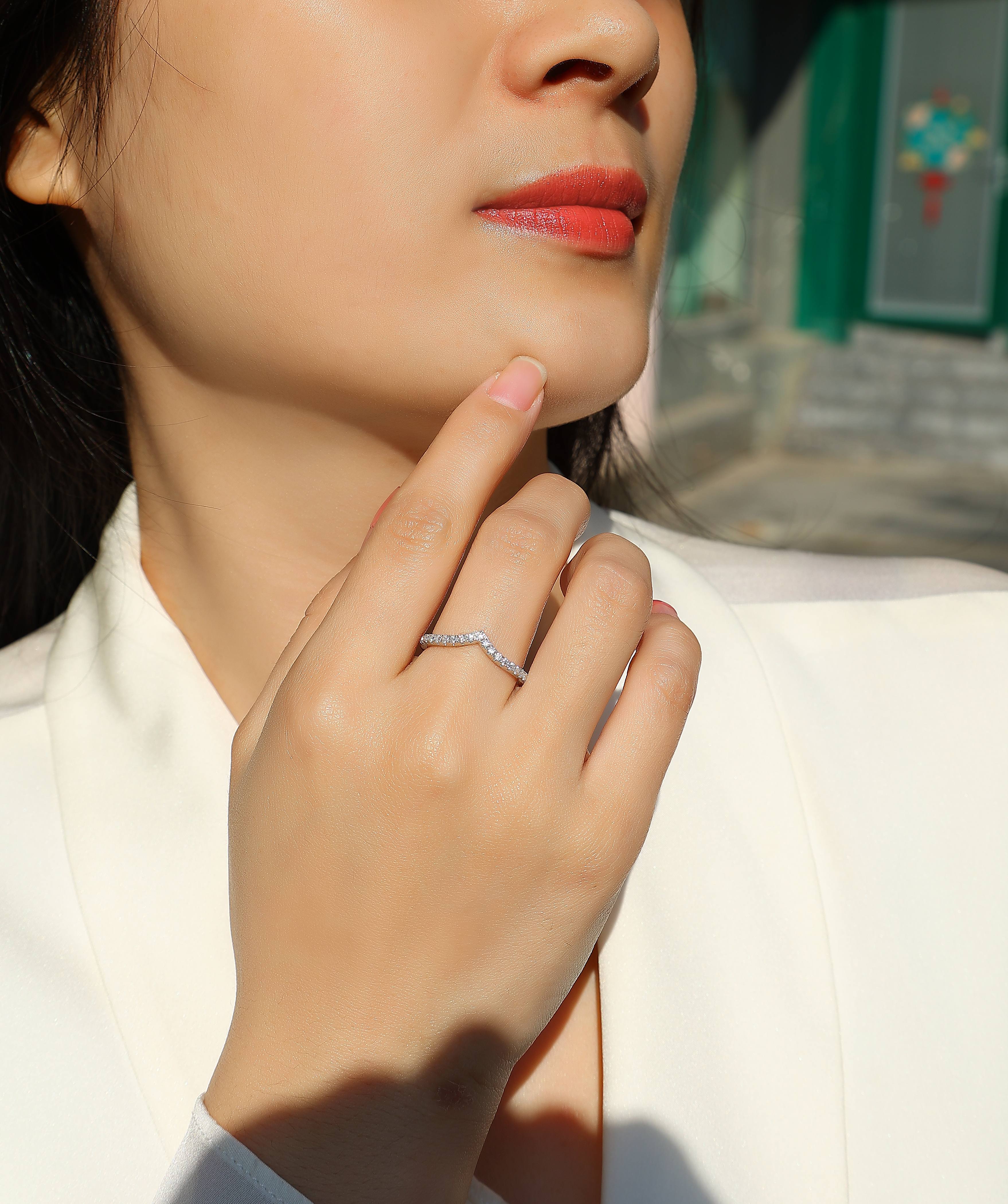 Embrace Curve Moissanite Ring