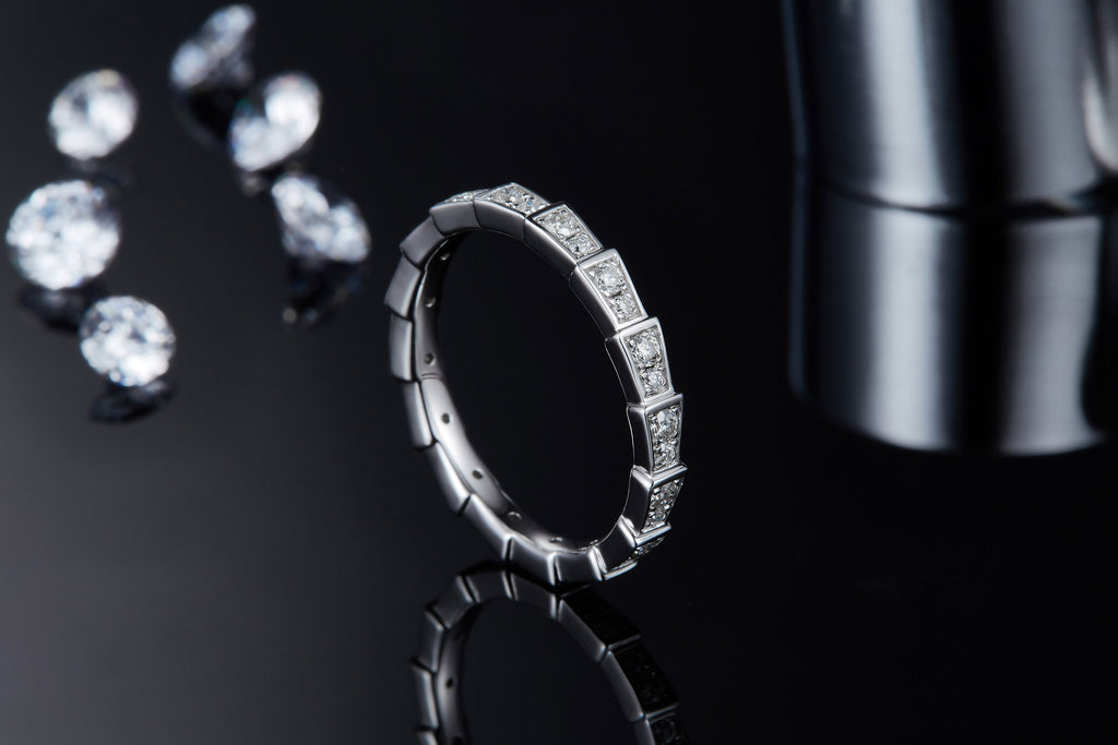 Segment Glow Moissanite Band Ring