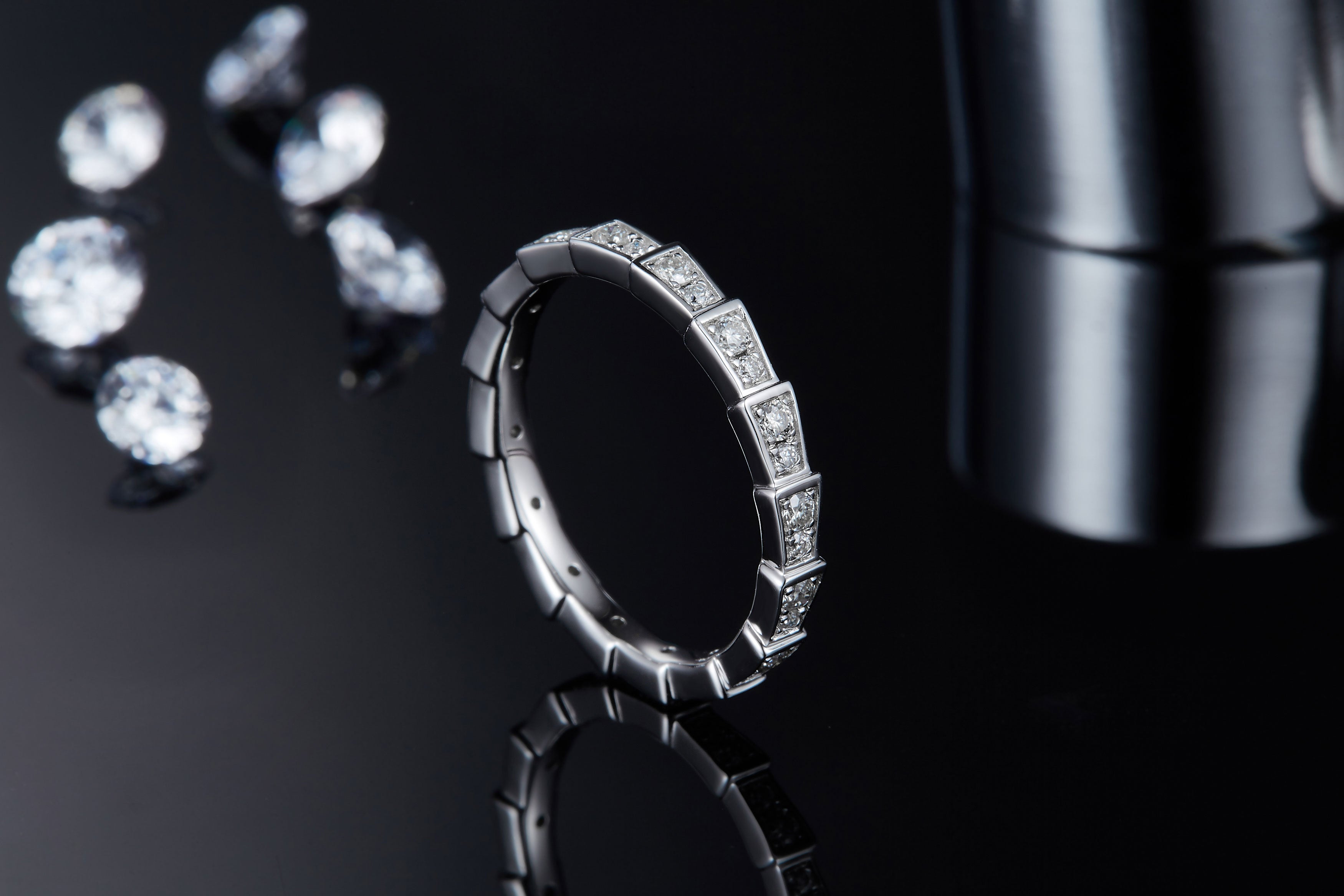 Segment Glow Moissanite Band Ring
