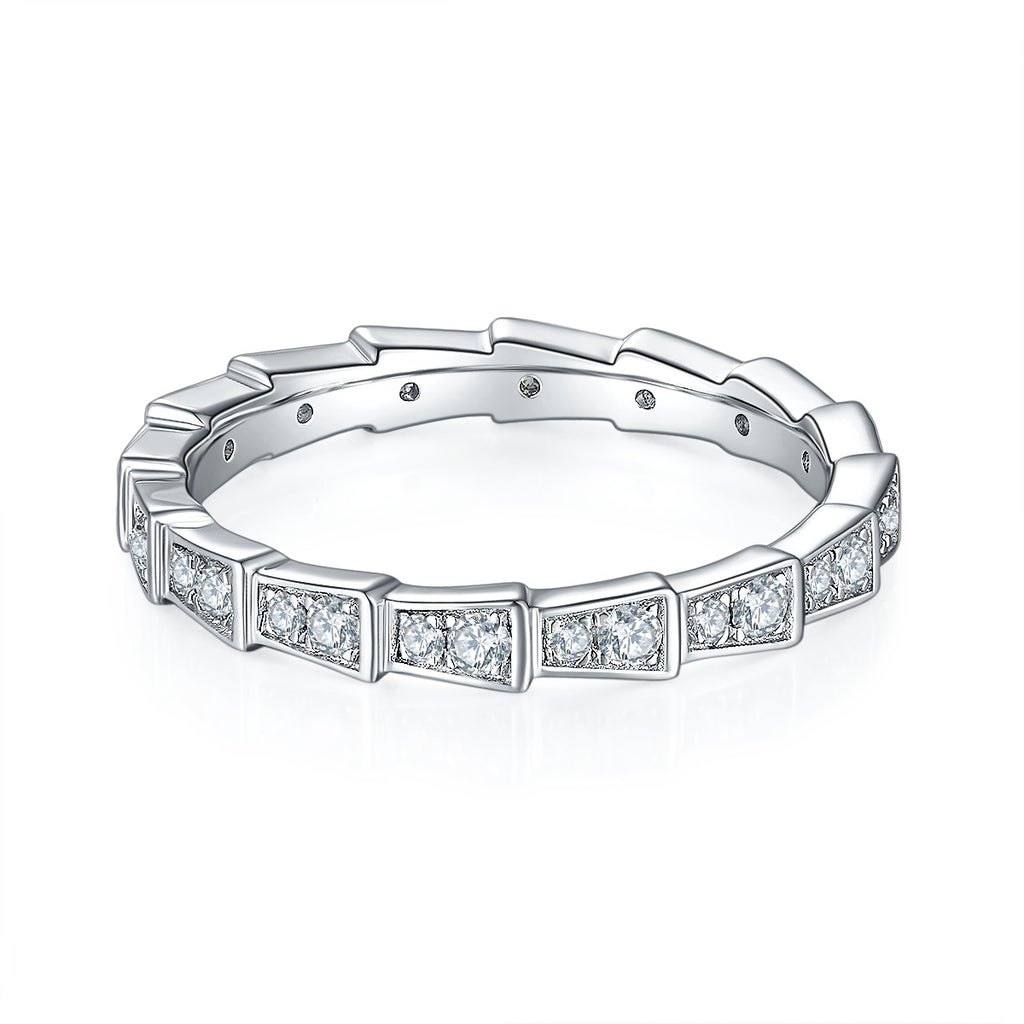 Segment Glow Moissanite Band Ring
