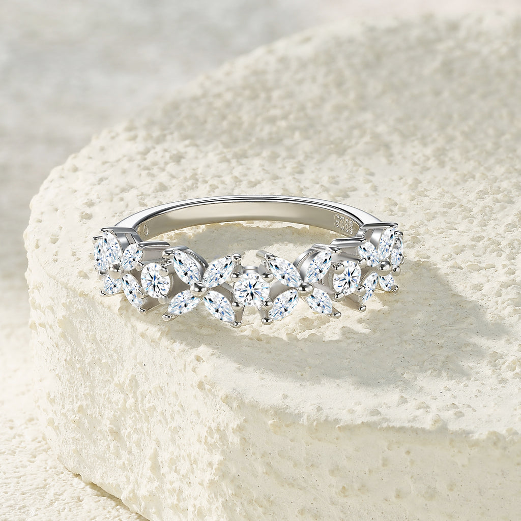 Lucky Leaf Moissanite Ring