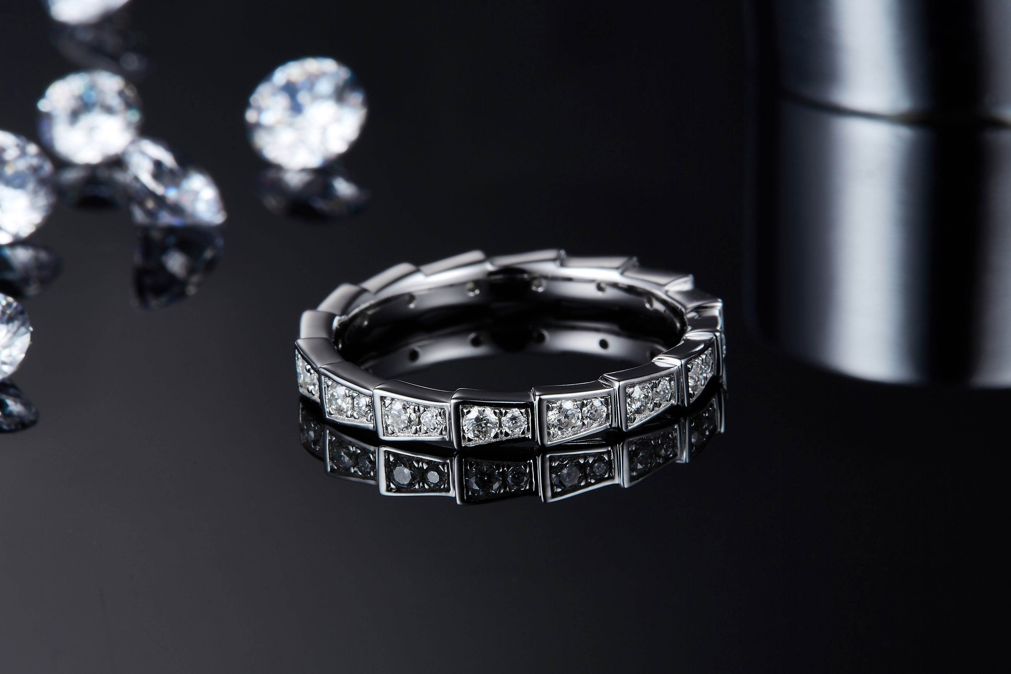 Segment Glow Moissanite Band Ring